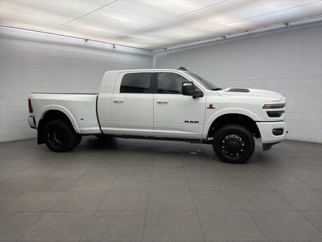 2026 RAM Ram 3500 RAM 3500 LIMITED MEGA CAB 4X4 64 BOX 2026 RAM Ram 3500 RAM 3500 LIMITED MEGA CAB 4X4 64 BOX