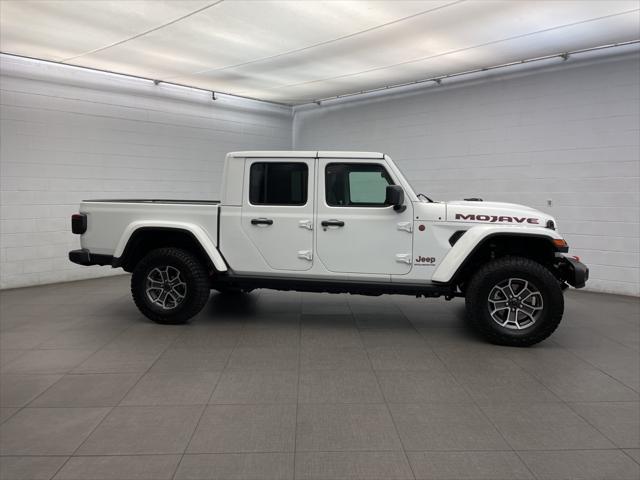 2025 Jeep Gladiator GLADIATOR MOJAVE 4X4