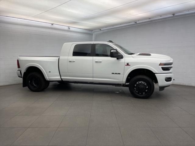 2026 RAM Ram 3500 RAM 3500 LIMITED MEGA CAB 4X4 64 BOX