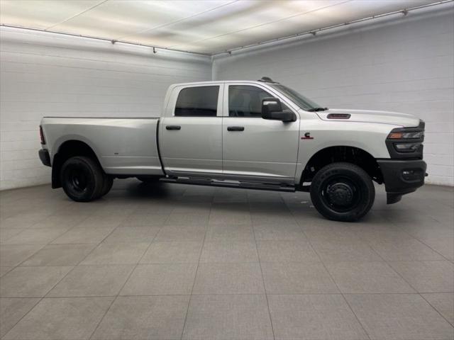 2026 RAM Ram 3500 RAM 3500 TRADESMAN CREW CAB 4X4 8 BOX
