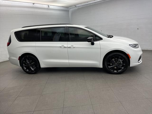 2026 Chrysler Pacifica PACIFICA LIMITED AWD 2026 Chrysler Pacifica PACIFICA LIMITED AWD