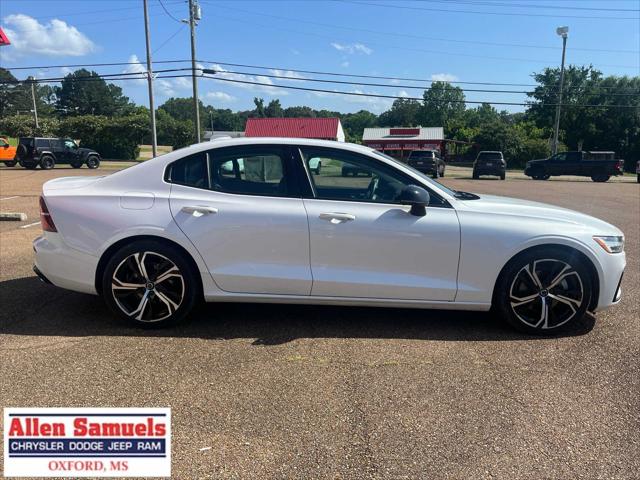 2024 Volvo S60 B5 Core Dark Theme 2024 Volvo S60 B5 Core Dark Theme