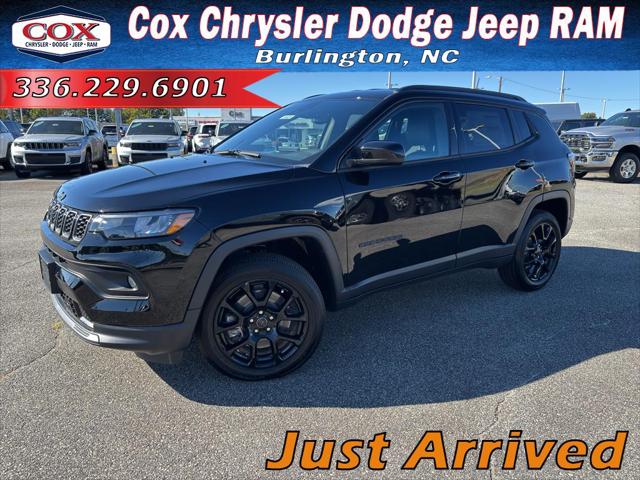 2025 Jeep Compass COMPASS LATITUDE 4X4
