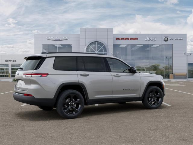 New 2025 Silver Zynith Exterior Paint Jeep Altitude X image 44