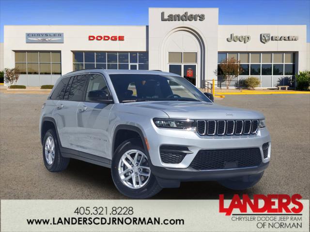 2025 Jeep Grand Cherokee GRAND CHEROKEE LAREDO X 4X4