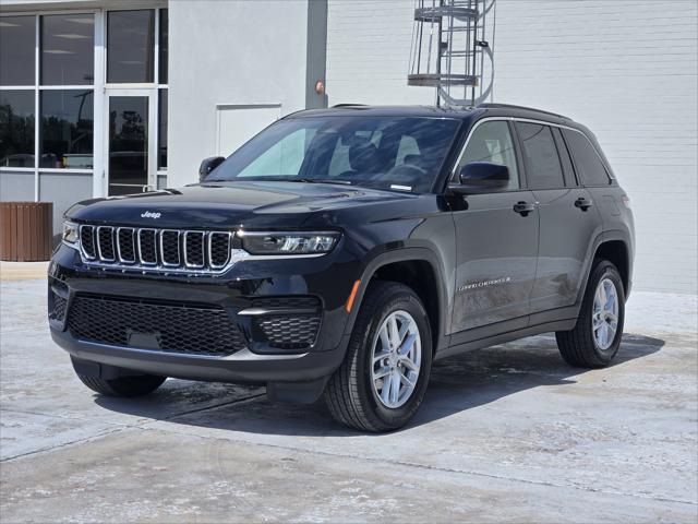 2025 Jeep Grand Cherokee GRAND CHEROKEE LAREDO X 4X4