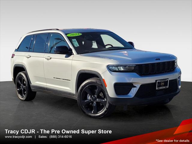 2023 Jeep Grand Cherokee Altitude 4x4 2023 Jeep Grand Cherokee Altitude 4x4