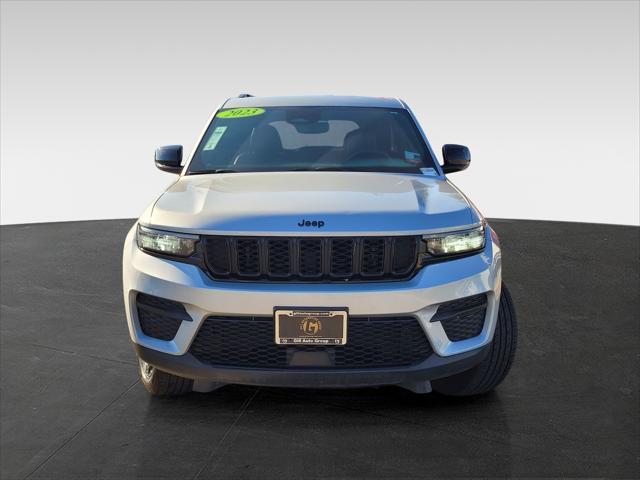 2023 Jeep Grand Cherokee Altitude 4x4 2023 Jeep Grand Cherokee Altitude 4x4