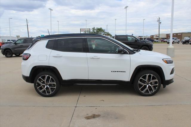 2025 Jeep Compass COMPASS LIMITED 4X4