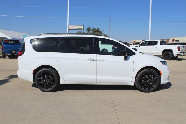 2026 Chrysler Pacifica PACIFICA LIMITED AWD