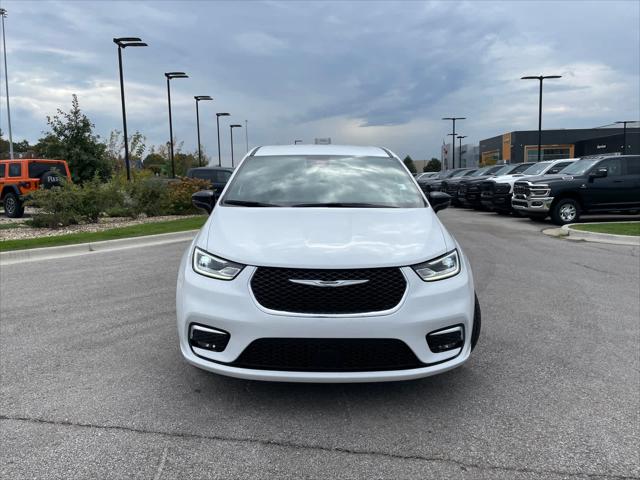 2026 Chrysler Pacifica Plug-In Hybrid PACIFICA PLUG-IN HYBRID SELECT 2026 Chrysler Pacifica Plug-In Hybrid PACIFICA PLUG-IN HYBRID SELECT