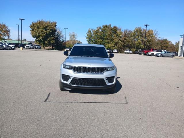 2025 Jeep Grand Cherokee GRAND CHEROKEE LAREDO 4X4 2025 Jeep Grand Cherokee GRAND CHEROKEE LAREDO 4X4
