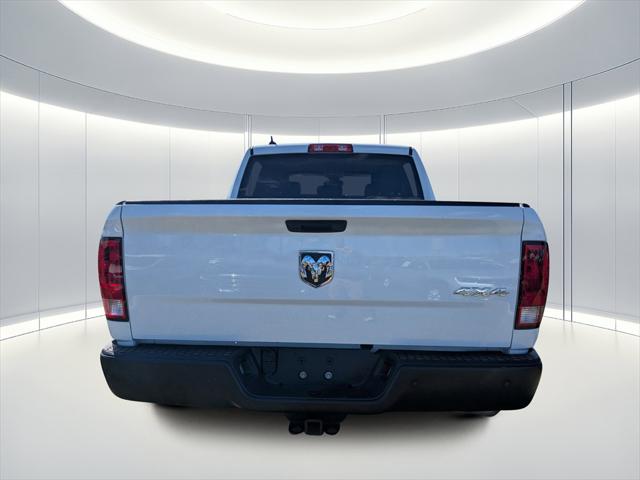 2021 RAM 1500 Classic Tradesman Crew Cab 4x4 57 Box 2021 RAM 1500 Classic Tradesman Crew Cab 4x4 57 Box