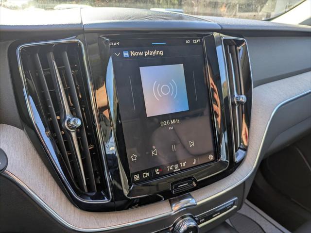 2025 Volvo XC60 B5 Plus