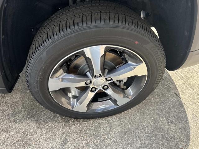 2025 Jeep Grand Cherokee GRAND CHEROKEE L LIMITED 4X2