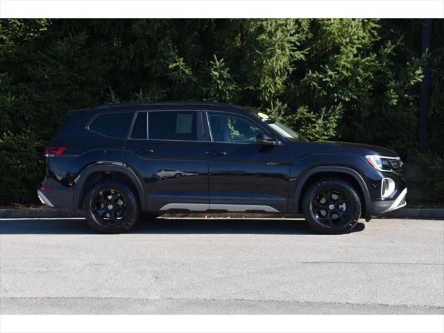 2024 Volkswagen Atlas 2.0T Peak Edition SEL