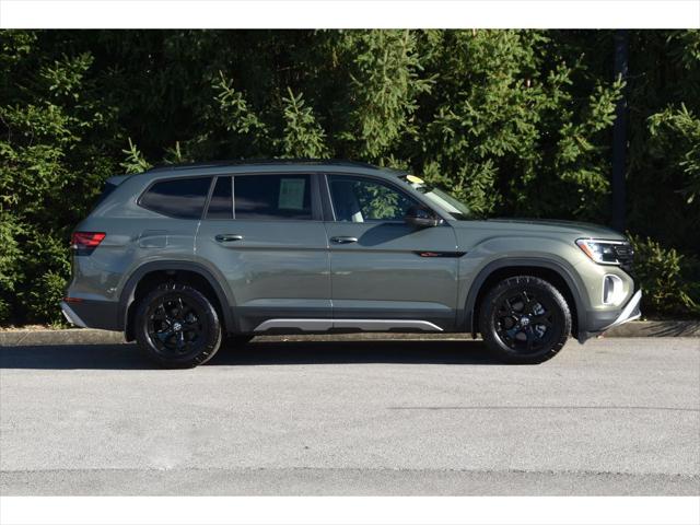 2024 Volkswagen Atlas 2.0T Peak Edition SEL