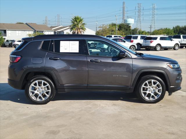 2022 Jeep Compass Latitude Lux 4x4 2022 Jeep Compass Latitude Lux 4x4