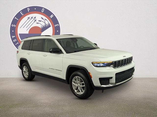 2023 Jeep Grand Cherokee L Laredo 4x4