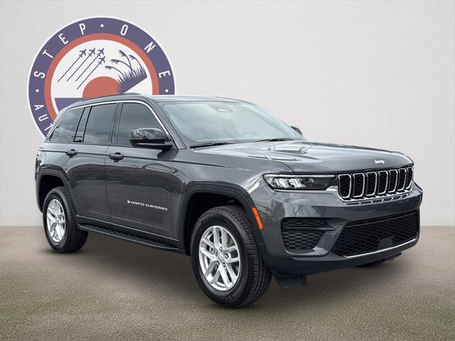 2025 Jeep Grand Cherokee GRAND CHEROKEE LAREDO X 4X2