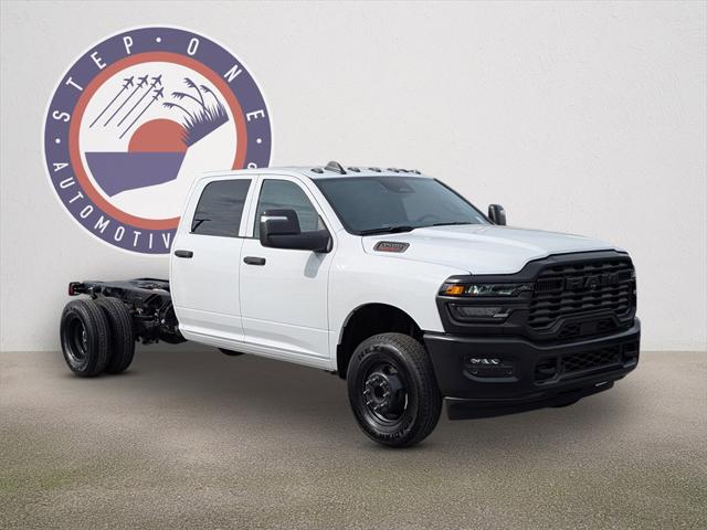2026 RAM Ram 3500 Chassis Cab RAM 3500 TRADESMAN CREW CAB CHASSIS 4X4 60 CA 2026 RAM Ram 3500 Chassis Cab RAM 3500 TRADESMAN CREW CAB CHASSIS 4X4 60 CA