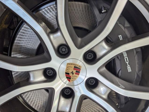 2025 Porsche Cayenne Unknown