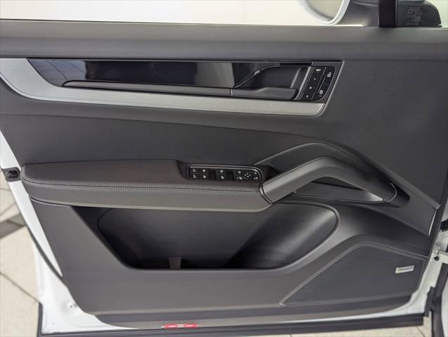 2025 Porsche Cayenne Unknown