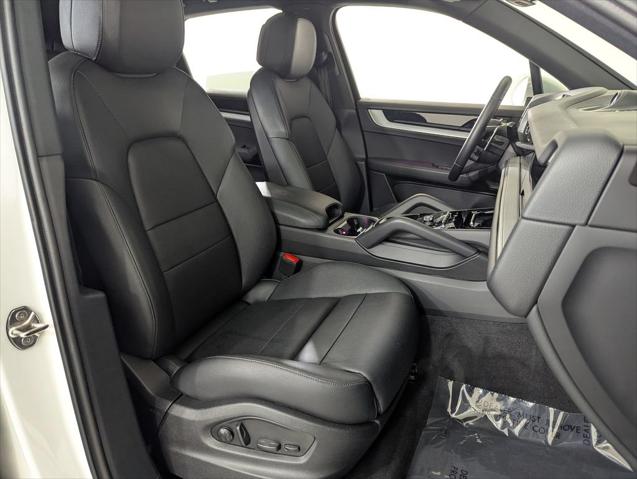 2025 Porsche Cayenne Unknown