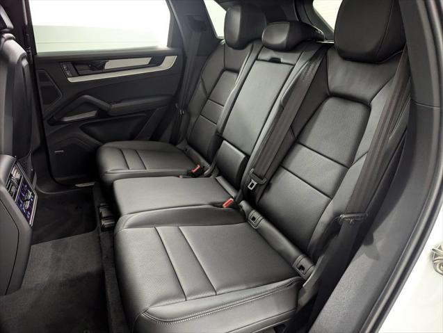 2025 Porsche Cayenne Unknown