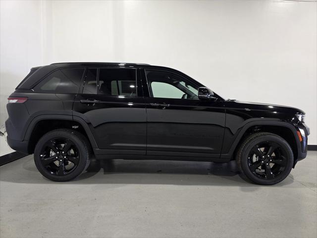 2025 Jeep Grand Cherokee Altitude X 4x4