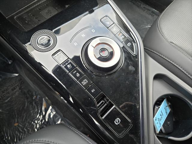2024 Kia Niro Plug-In Hybrid SX Touring