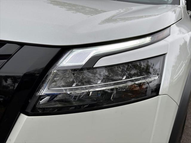 2024 Nissan Pathfinder SL 4WD [8]