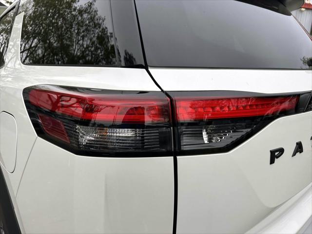 2024 Nissan Pathfinder SL 4WD [10]