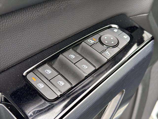 2024 Nissan Pathfinder SL 4WD [18]