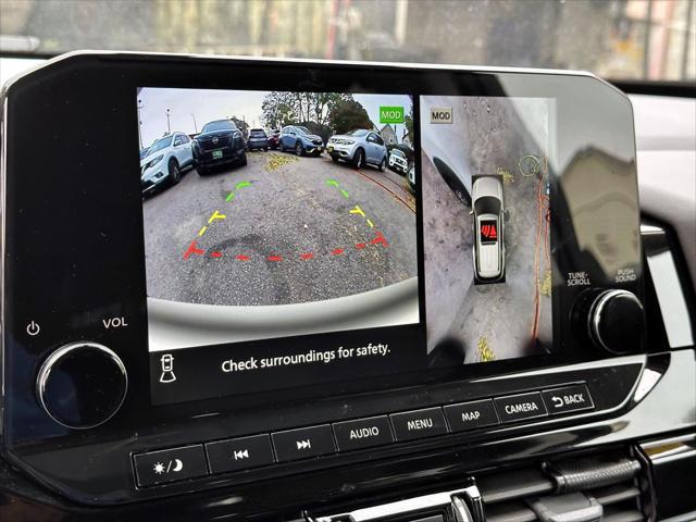 2024 Nissan Pathfinder SL 4WD [22]