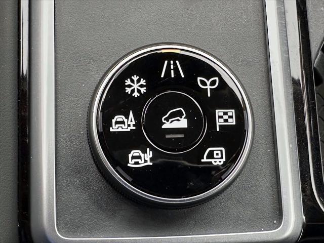 2024 Nissan Pathfinder SL 4WD [28]