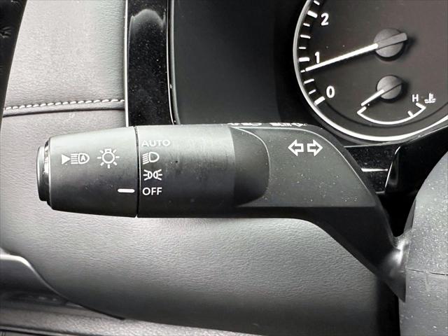 2024 Nissan Pathfinder SL 4WD [32]