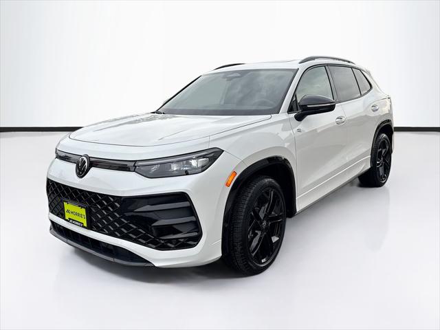 2026 Volkswagen Tiguan SE R-Line Black for sale in La Crosse, WI
