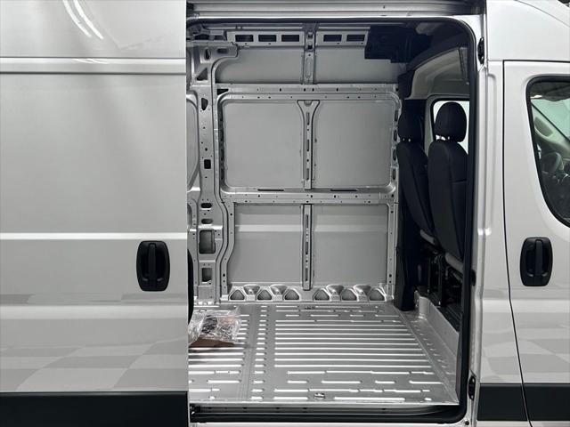 2026 Ram ProMaster Cargo Van SLT