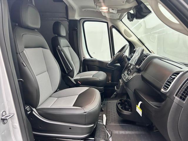 2026 Ram ProMaster Cargo Van SLT