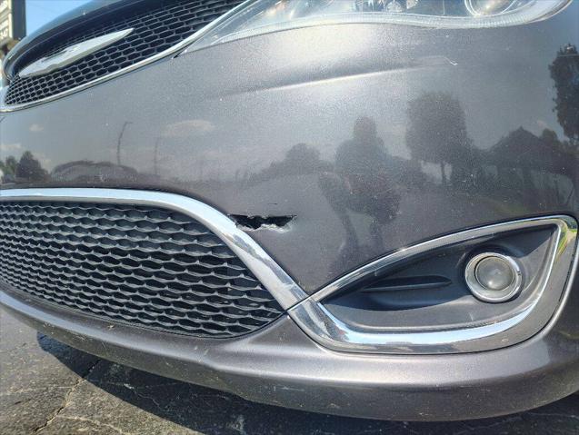 2017 Chrysler Pacifica Touring-L