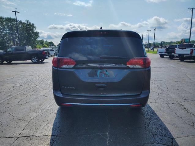 2017 Chrysler Pacifica Touring-L