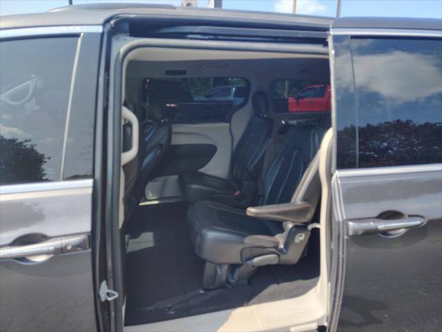 2017 Chrysler Pacifica Touring-L