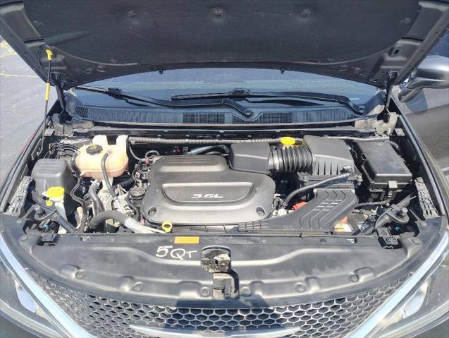 2017 Chrysler Pacifica Touring-L