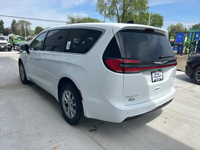 2026 Chrysler Pacifica Select AWD