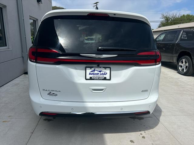 2026 Chrysler Pacifica Select AWD