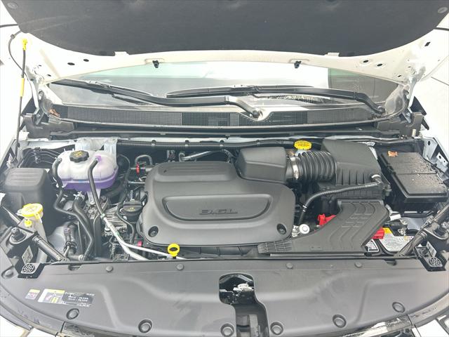 2026 Chrysler Pacifica Select AWD