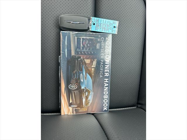 2026 Chrysler Pacifica Select AWD