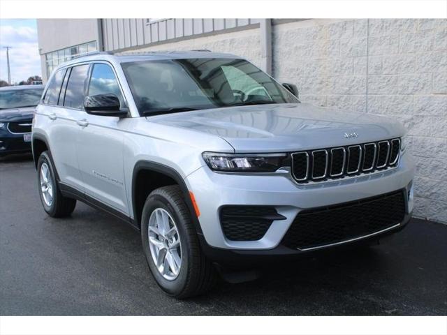 2025 Jeep Grand Cherokee GRAND CHEROKEE LAREDO X 4X4