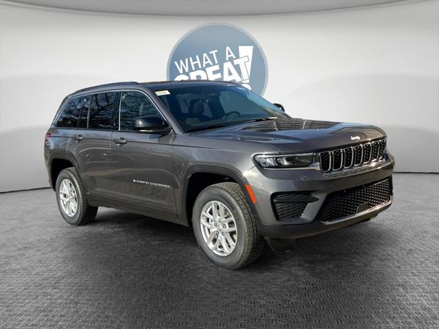 2025 Jeep Grand Cherokee GRAND CHEROKEE LAREDO X 4X4